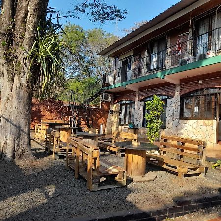 Eco Hostel Iguazu Пуерто Игуасу Екстериор снимка