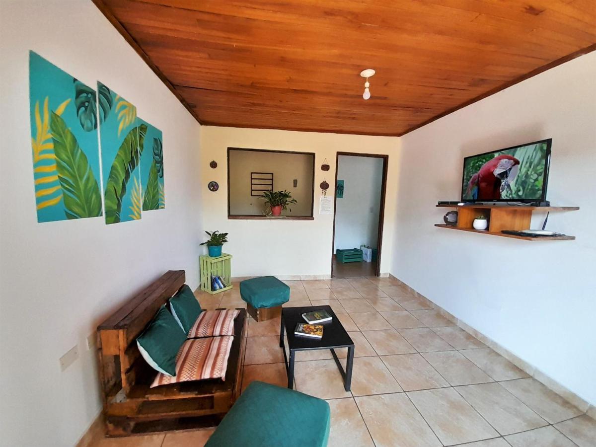 Eco Hostel Iguazu Пуерто Игуасу Екстериор снимка
